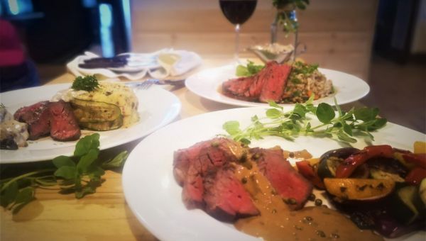 Hovězí pupek alias Flank steak v různých variantách.